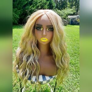 Wavy creamy blonde lave front wig